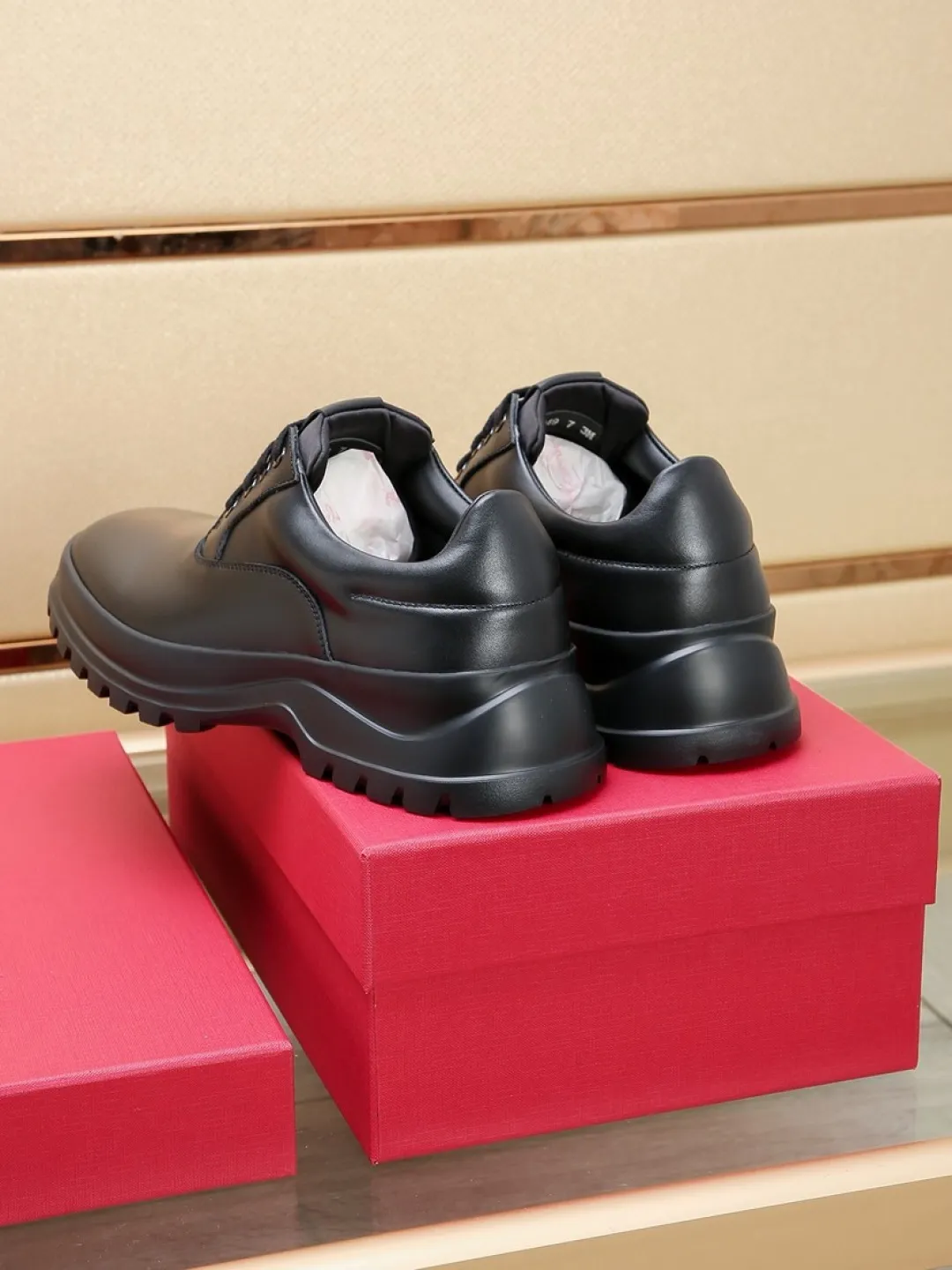 Factory P640💰🔥《Ferragamo》👏Latest•High-end top brand luxury~purchasing agent, top~quality. New fashionable business men's shoes 🔜The uppers are made of original first-layer open-edge beaded cowhide➕cowhide·lining, with fine workmanship. The original stylish and soft combination wear-resistant and non-slip outsole is light and comfortable on the feet. The real thing looks better in real photos. Number of yards: 38--44 (45 and 46 can be customized)